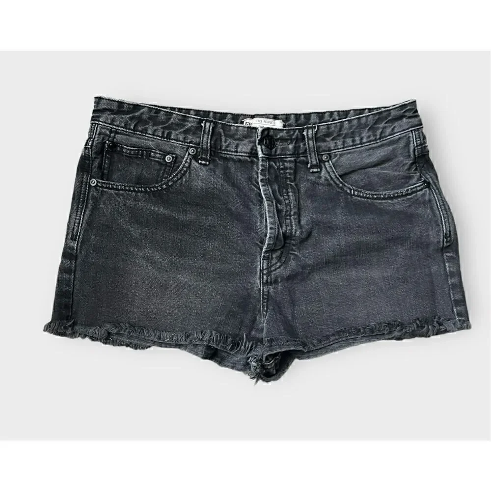 Free People women’s button-fly cut-off charcoal gray shorty shorts size 31